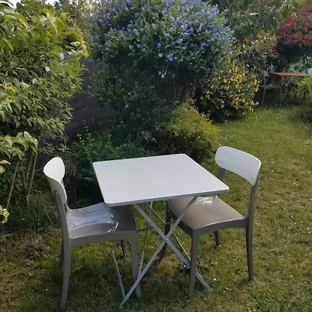 Apartmán Petit Logement Sur Jardin Saint-Herblain Exteriér fotografie