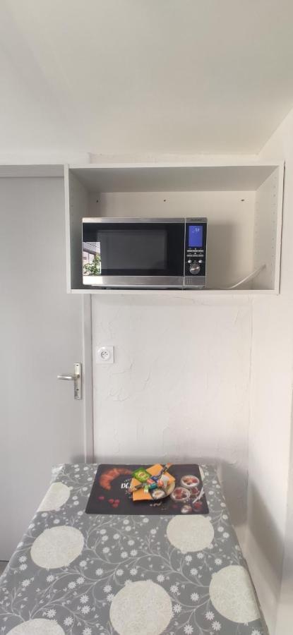 Apartmán Petit Logement Sur Jardin Saint-Herblain Exteriér fotografie